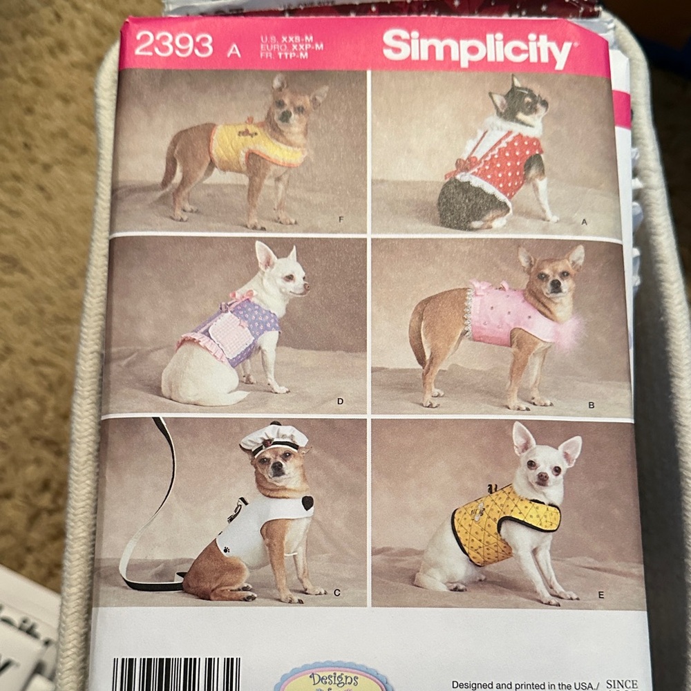 Simplicity Dog Costume Pattern -Pink,Yellow,White Brand New Uncut Factory Folded